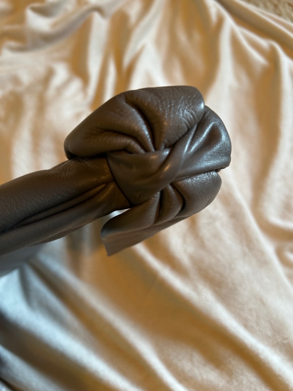 Brio Vintage Gray Leather Knot Clutch - Picture 3 of 9
